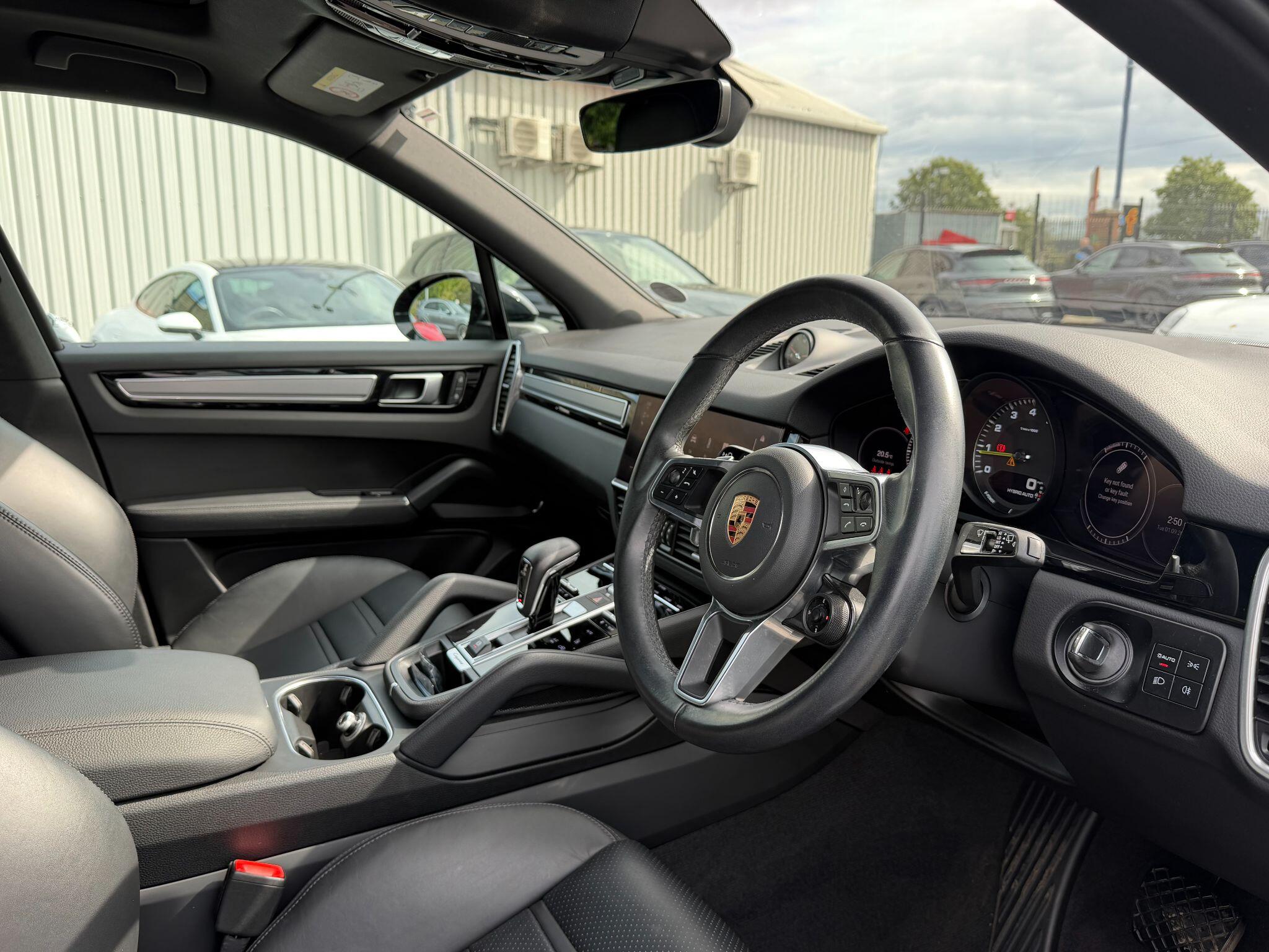 Porsche Cayenne view 44