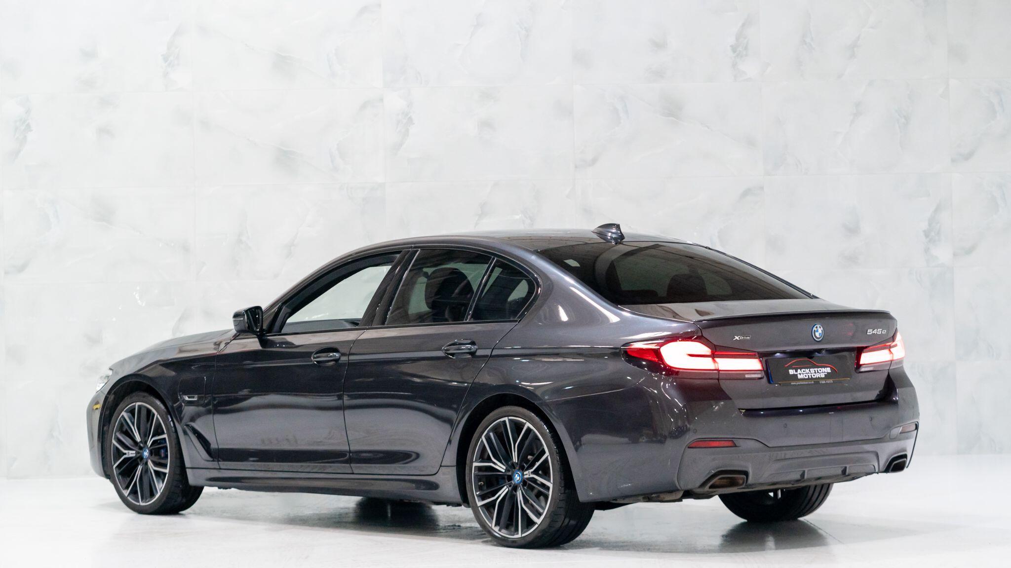 BMW 5 Series view 5