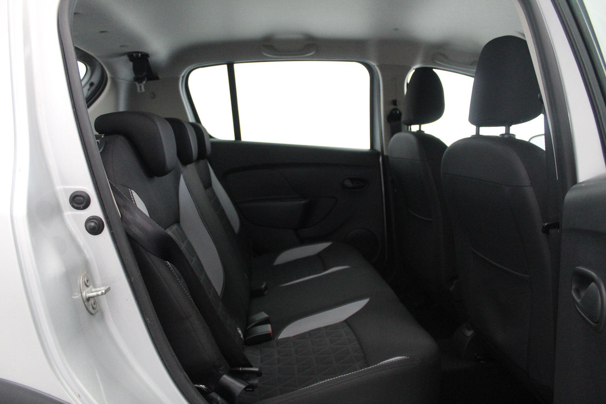 Dacia Sandero view 52