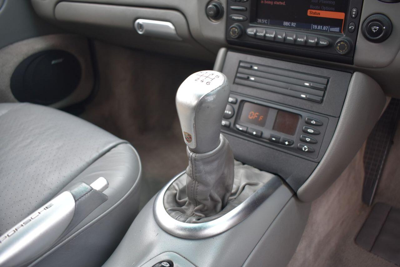 Porsche 911 view 16