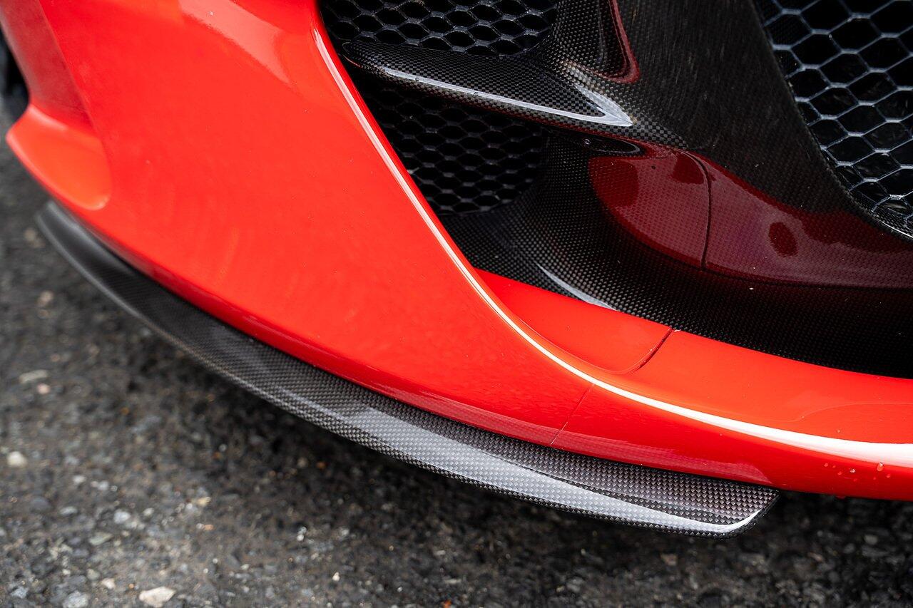 Ferrari 812 view 32