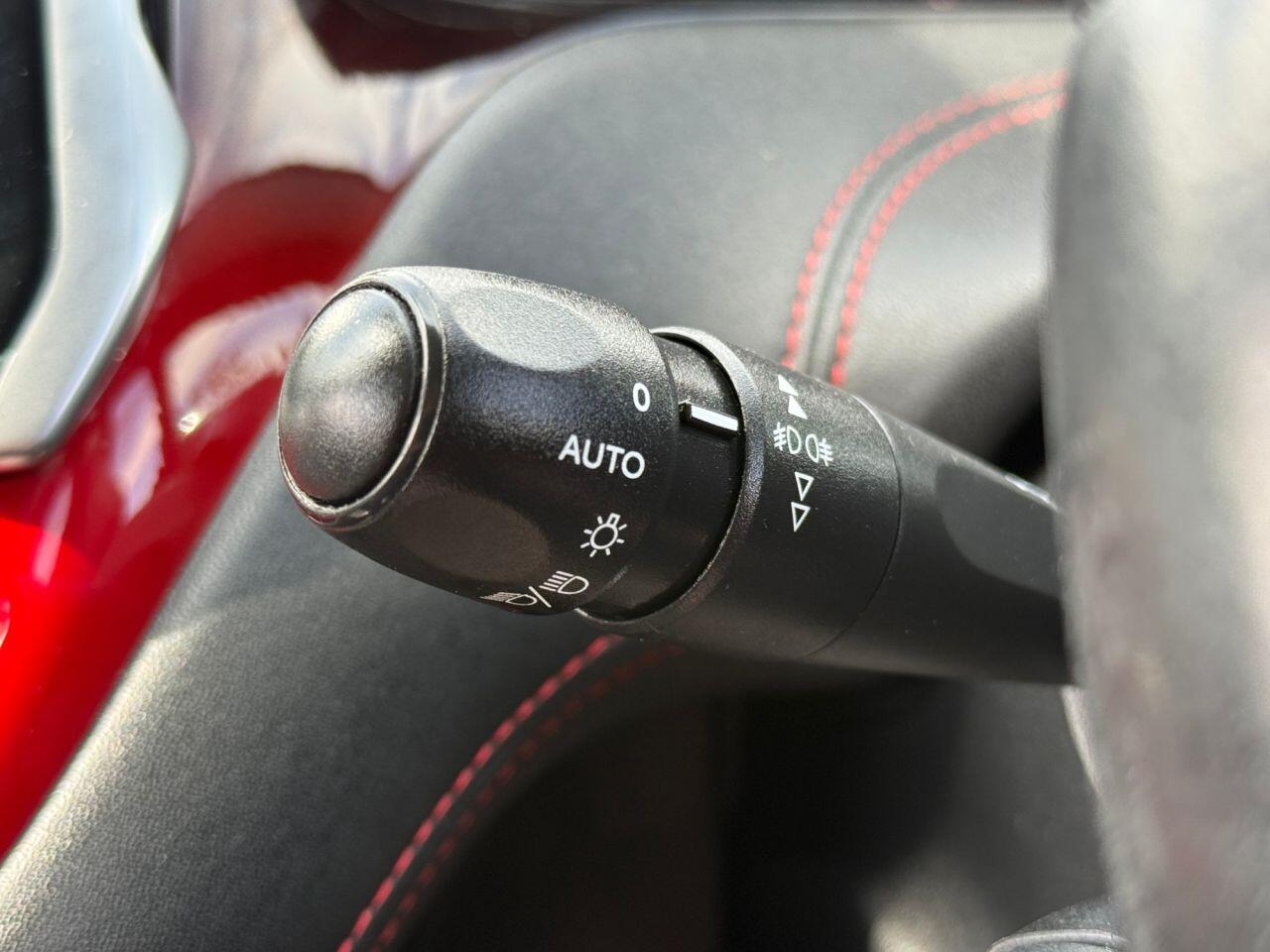 Peugeot 208 view 29