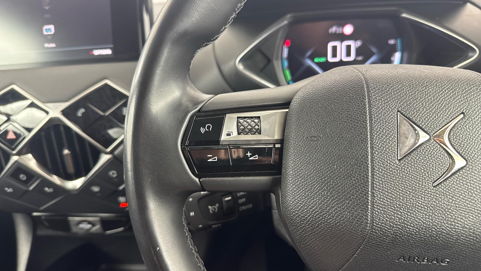 DS Automobiles DS 3 Crossback view 36