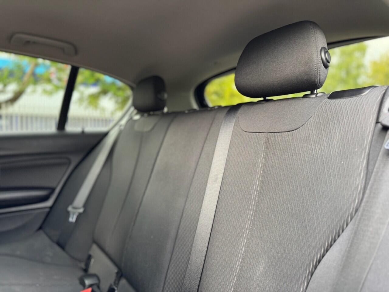BMW 1 Series view 33