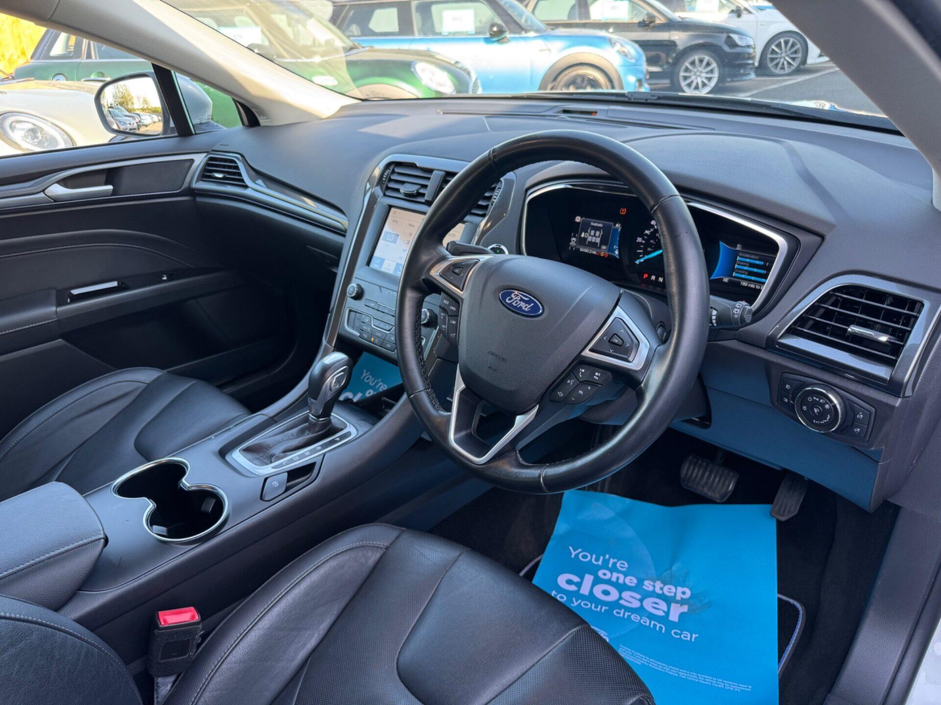 Ford Mondeo view 25