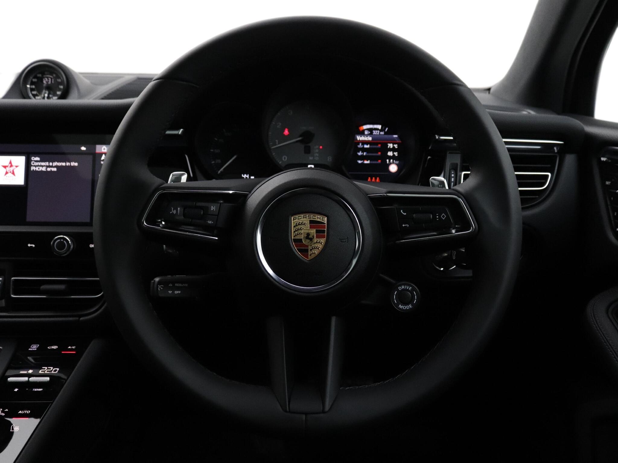 Porsche Macan view 11