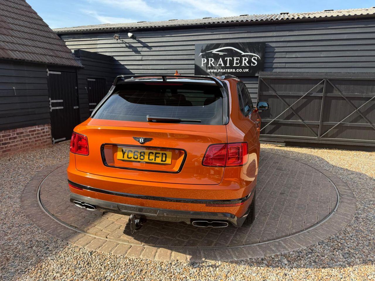 Bentley Bentayga view 36
