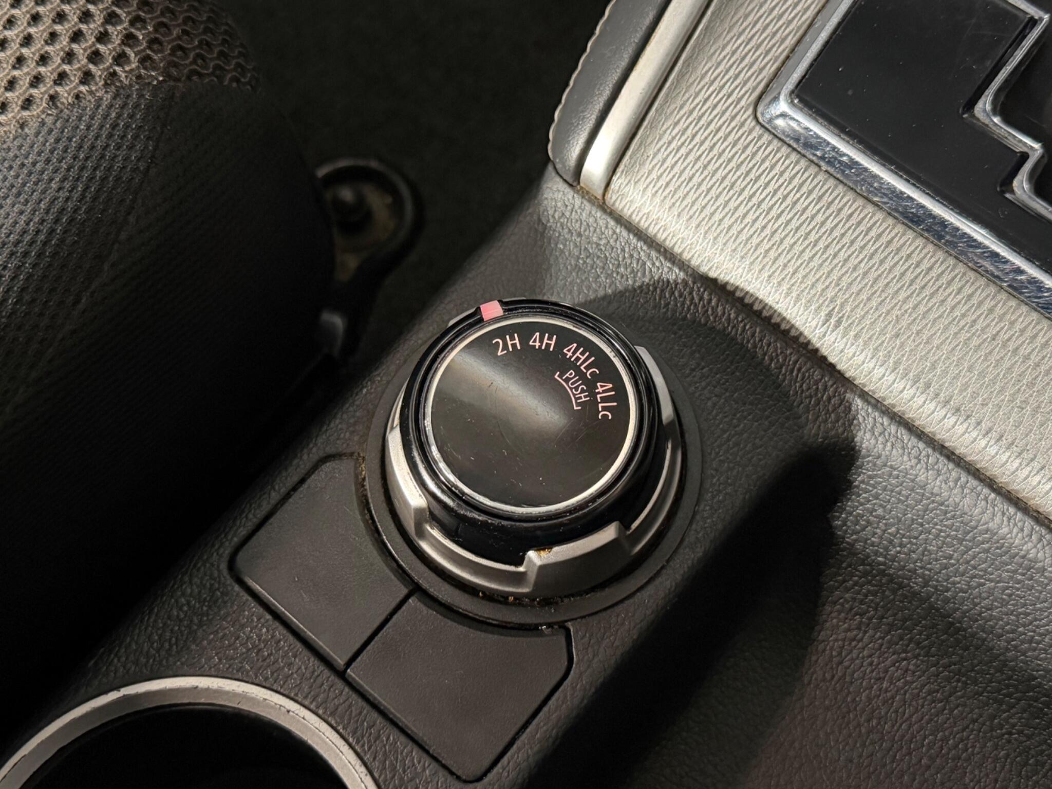 Mitsubishi L200 view 19