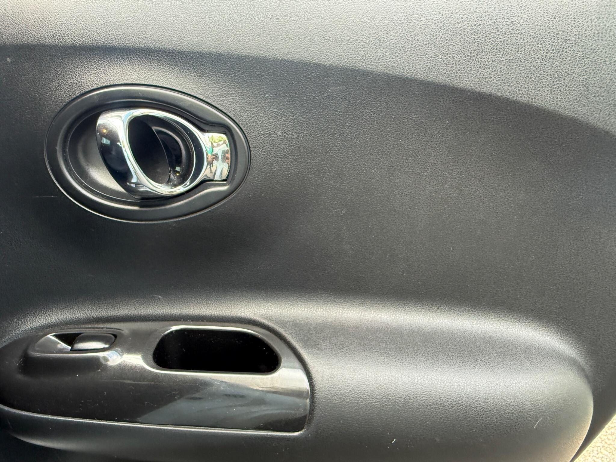 2015 Nissan Juke image 37