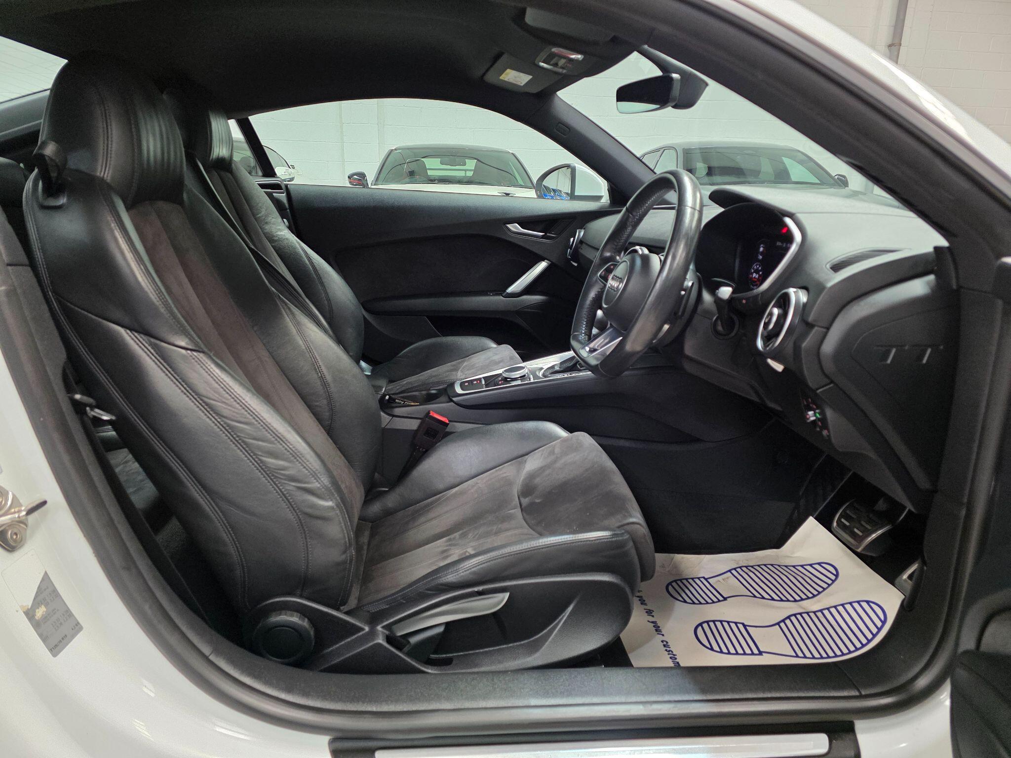 Audi TT view 6