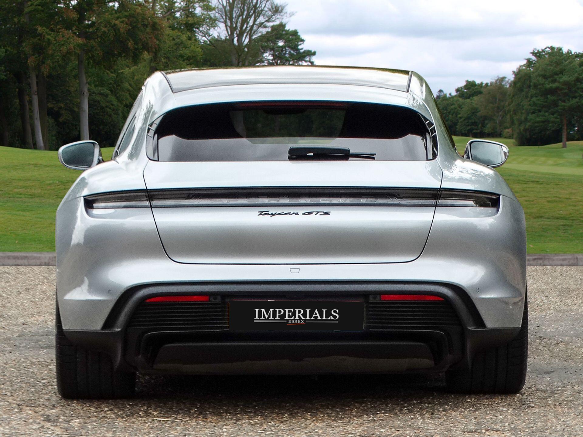 Porsche Taycan view 10