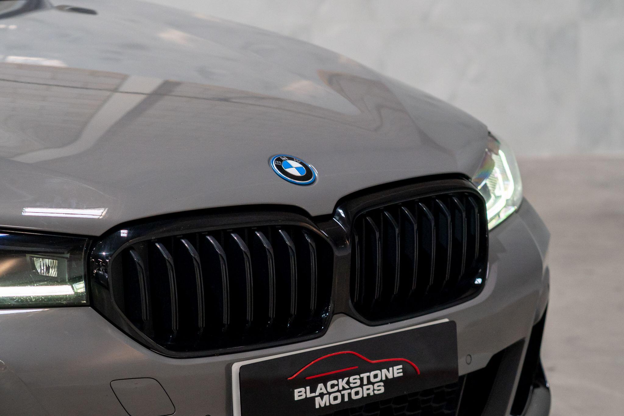 BMW 5 Series view 39