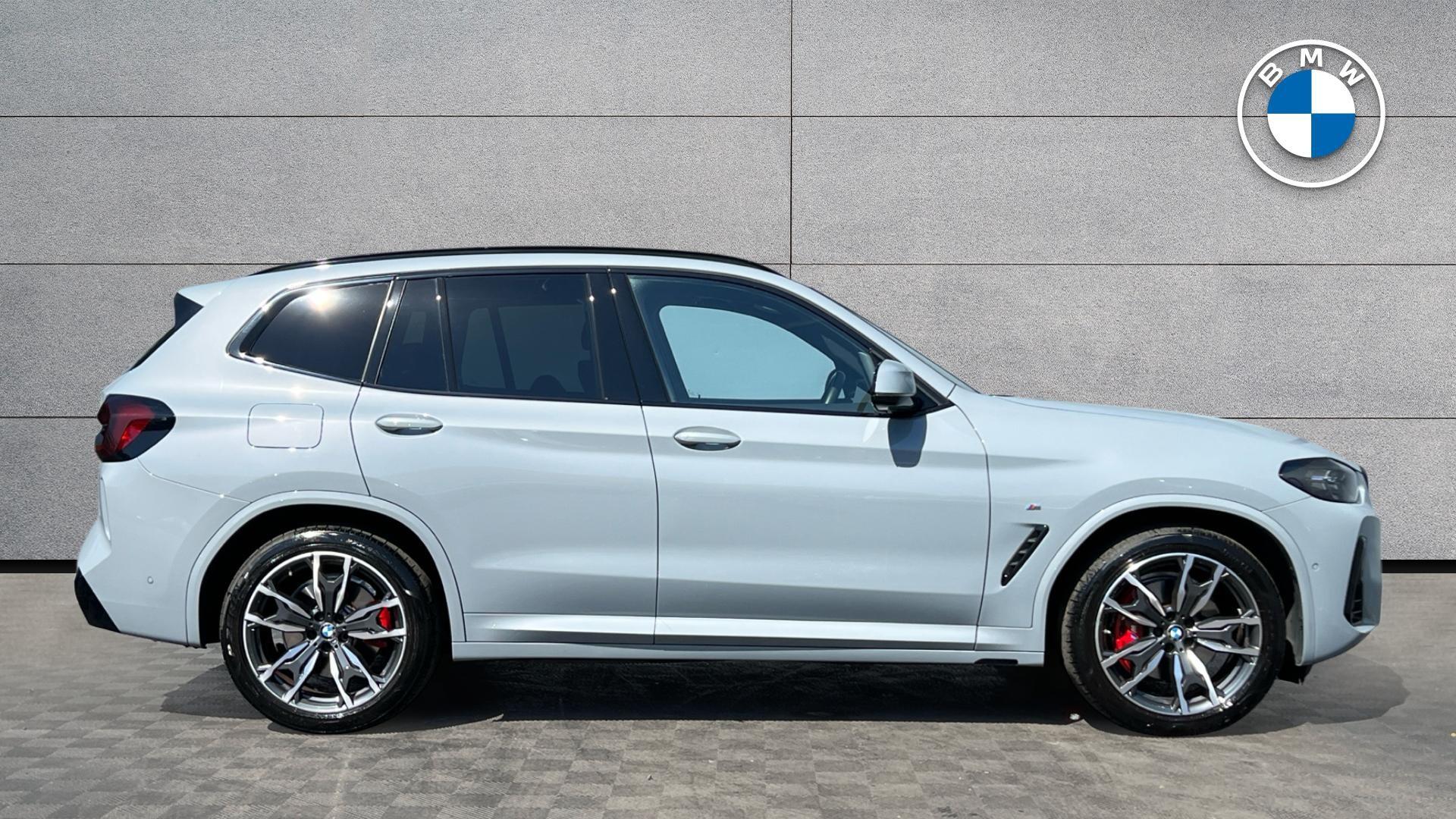 BMW X3 view 3