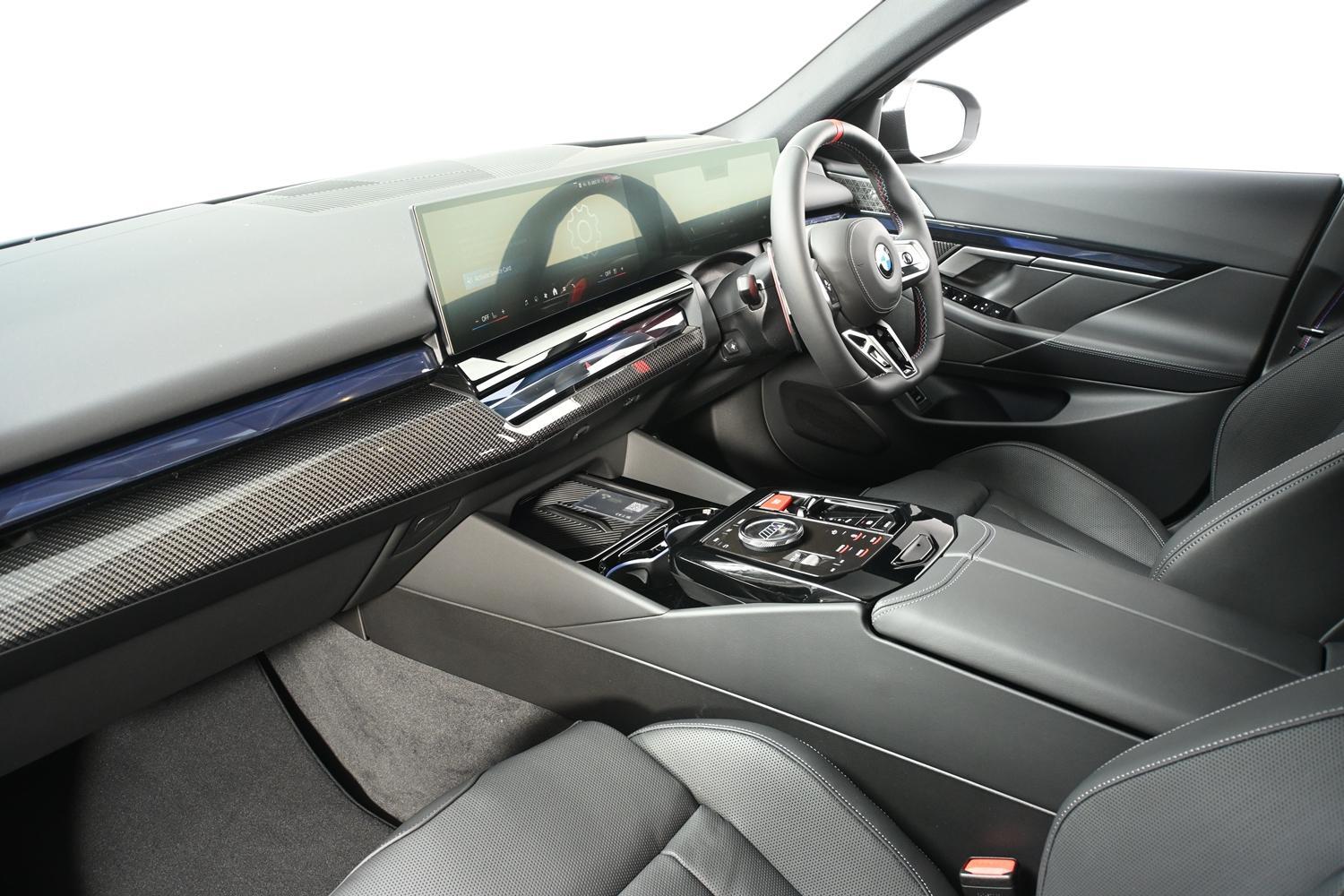 BMW M5 view 7