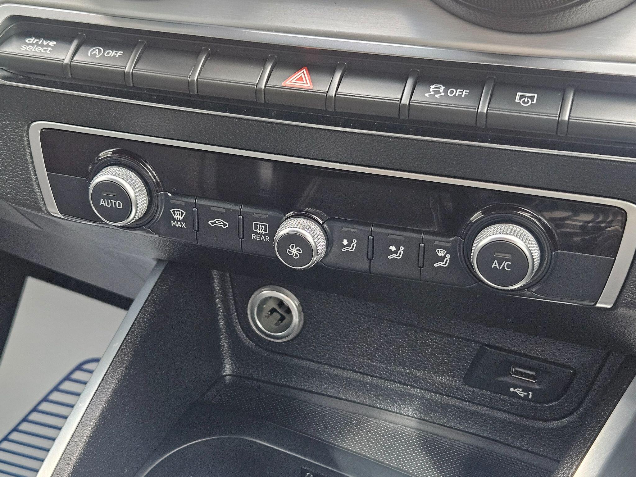 2019 Audi SQ2 image 33