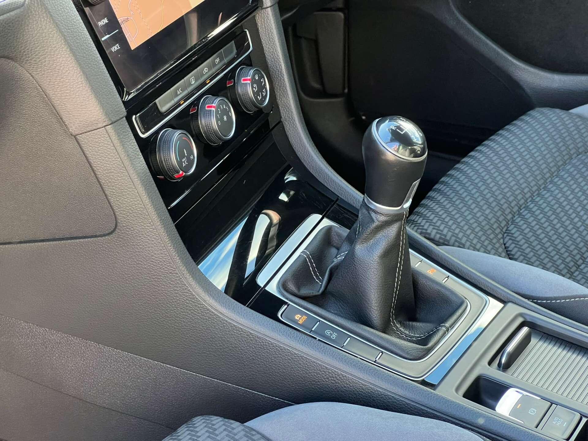 Volkswagen Golf view 38