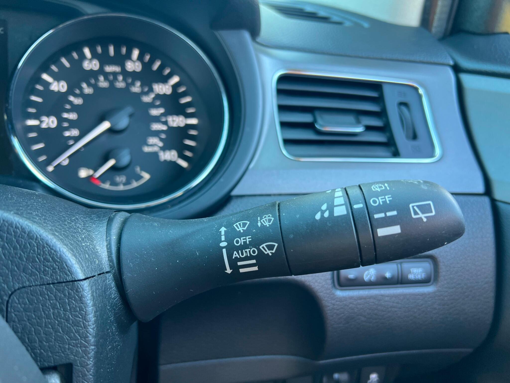 Nissan Pulsar view 17