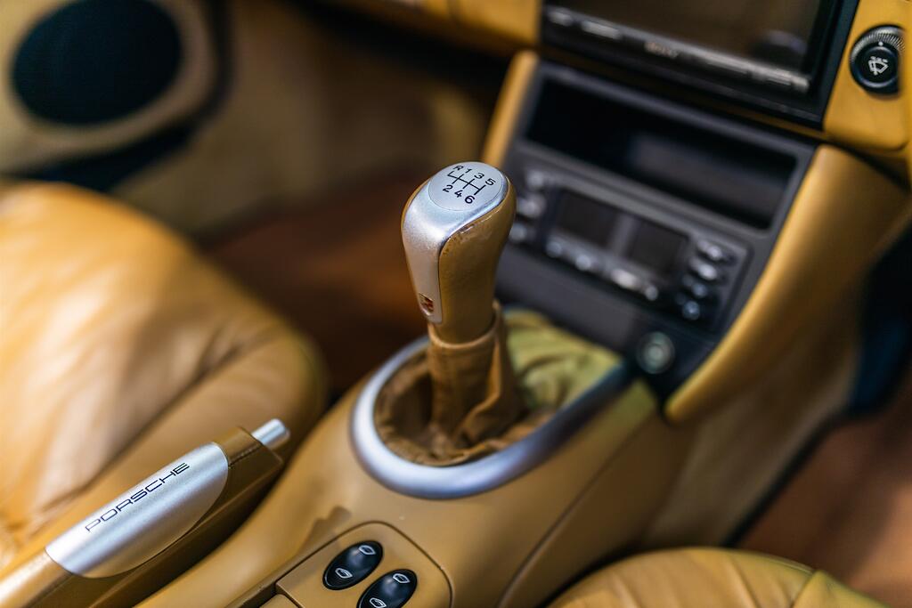 Porsche 911 view 24