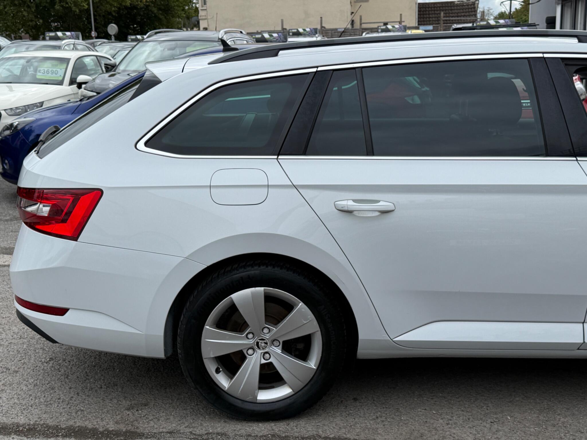 Skoda Superb - Image 21