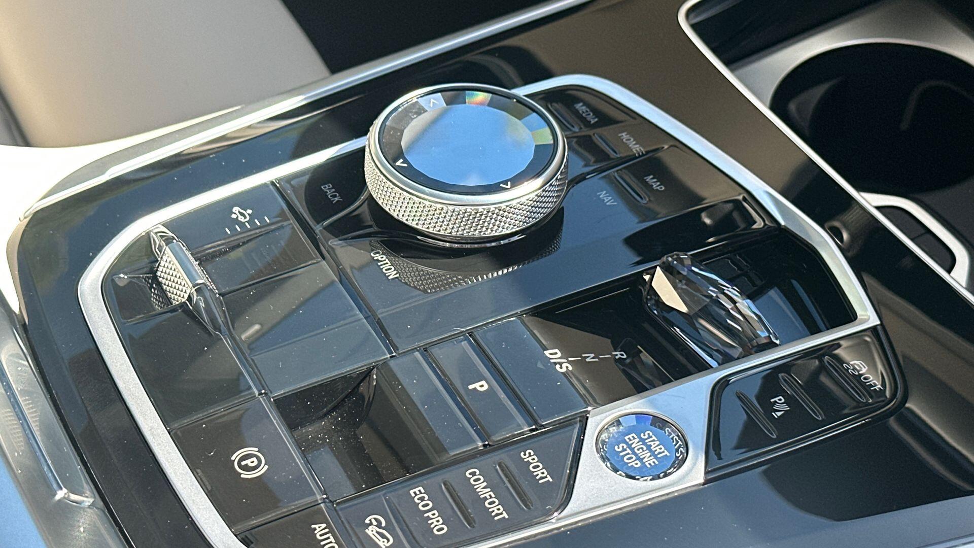 BMW X5 view 10