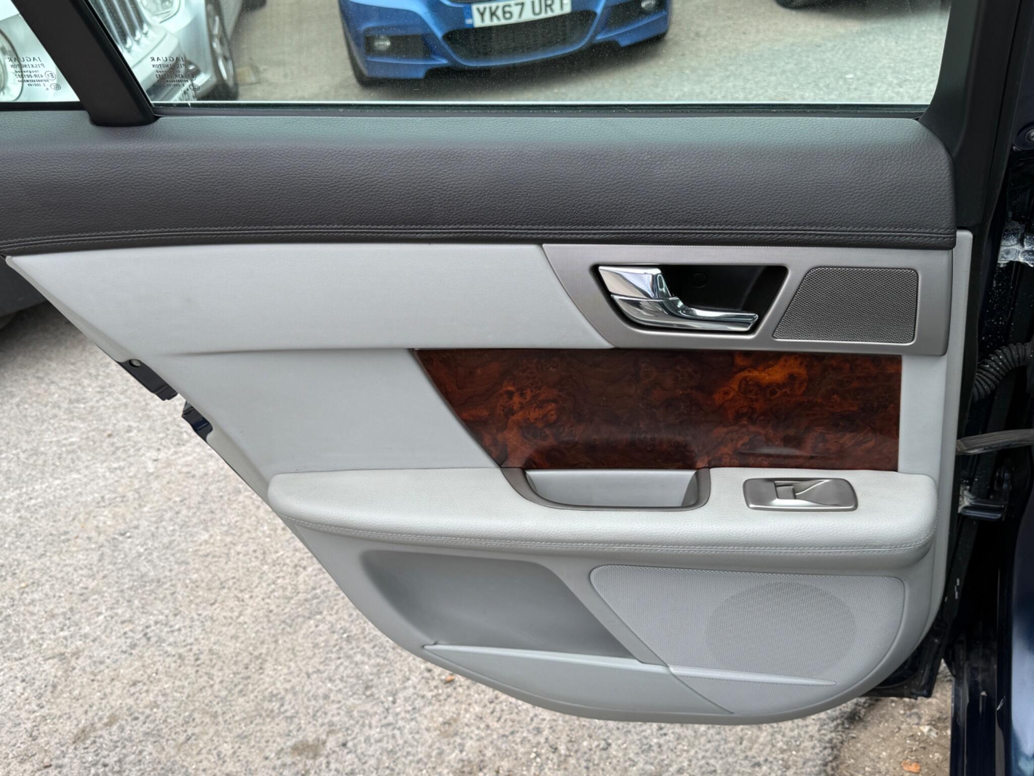 Jaguar XF - Image 48
