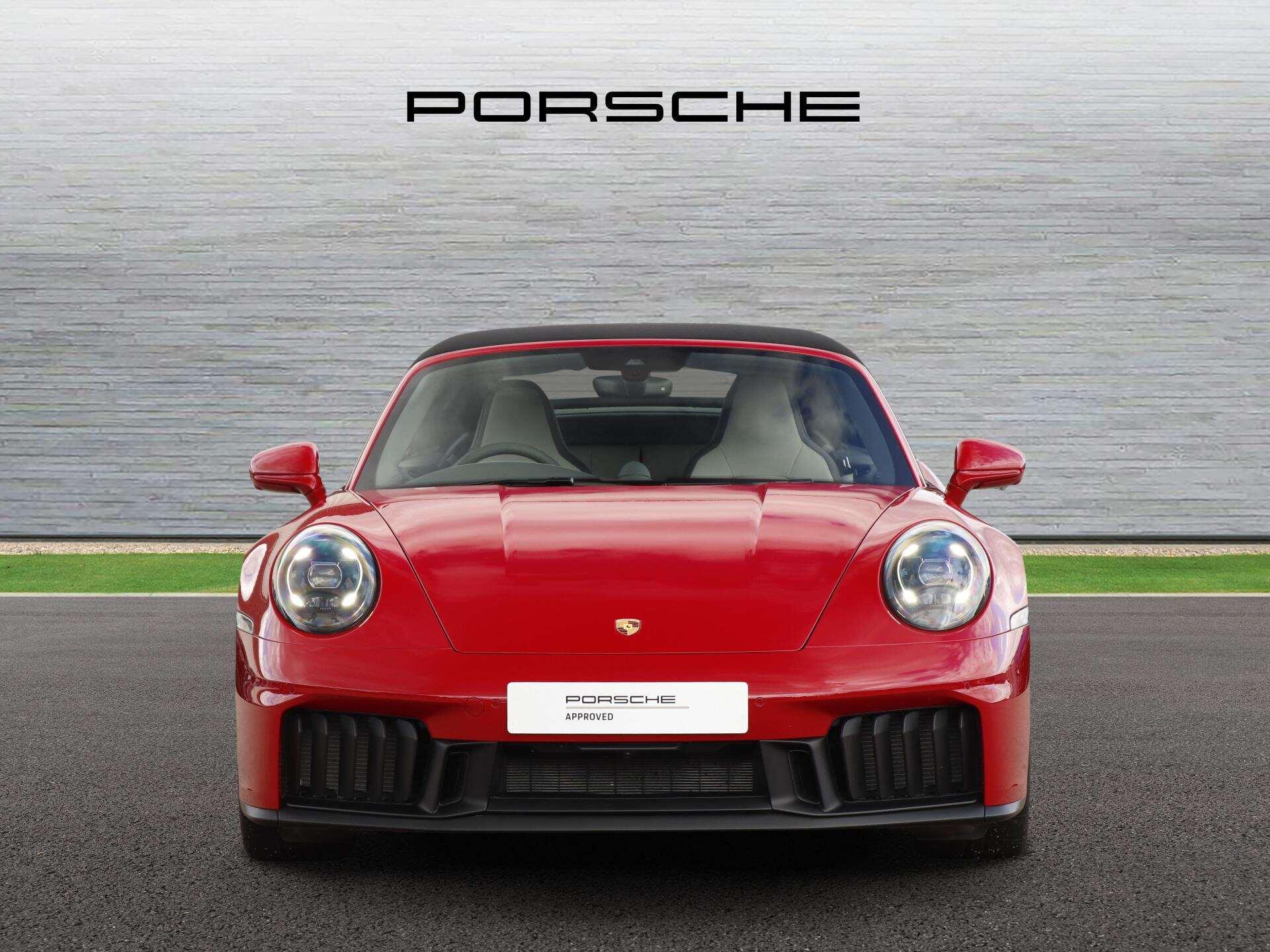 Porsche 911 view 8