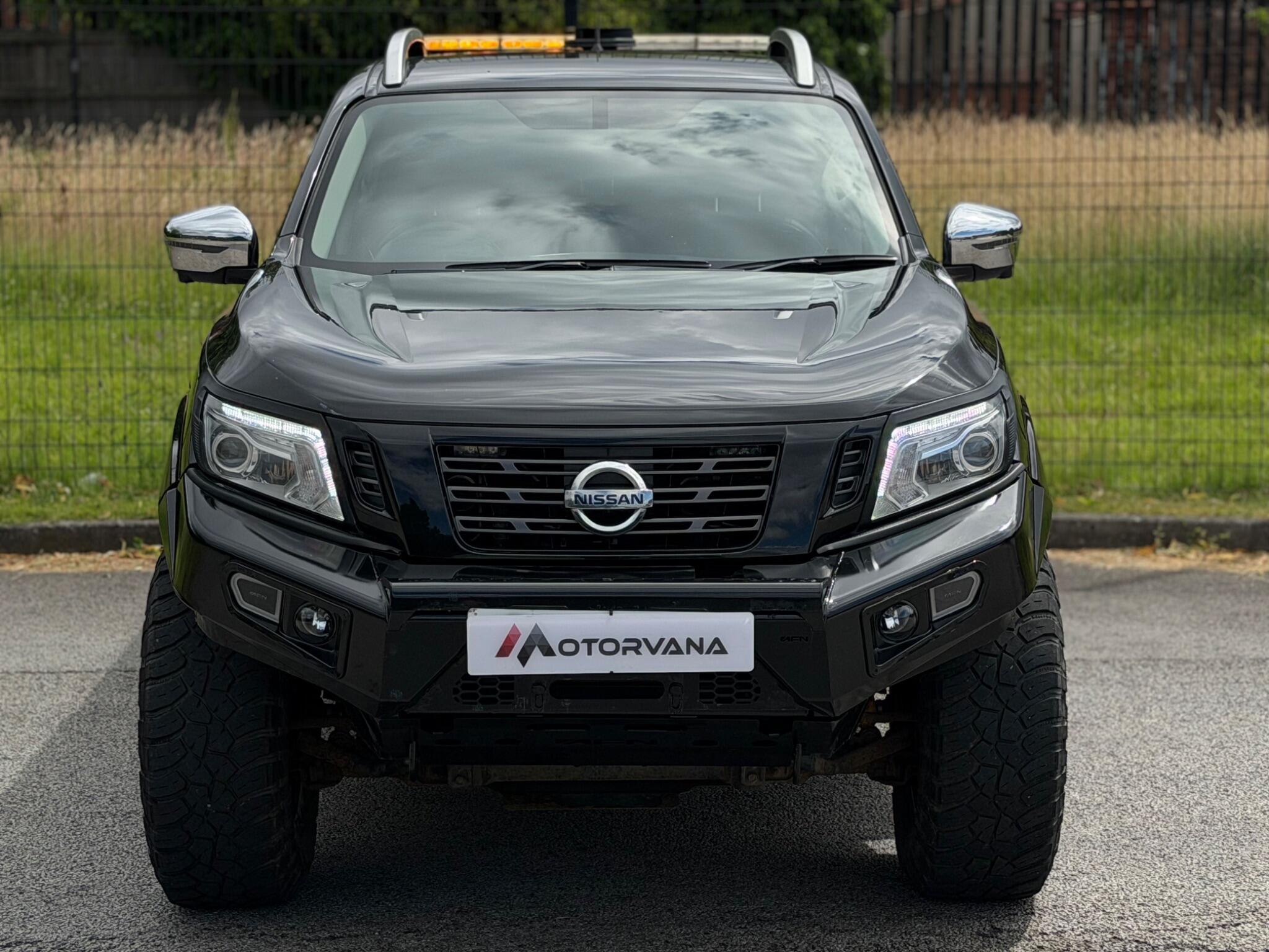Nissan Navara view 2