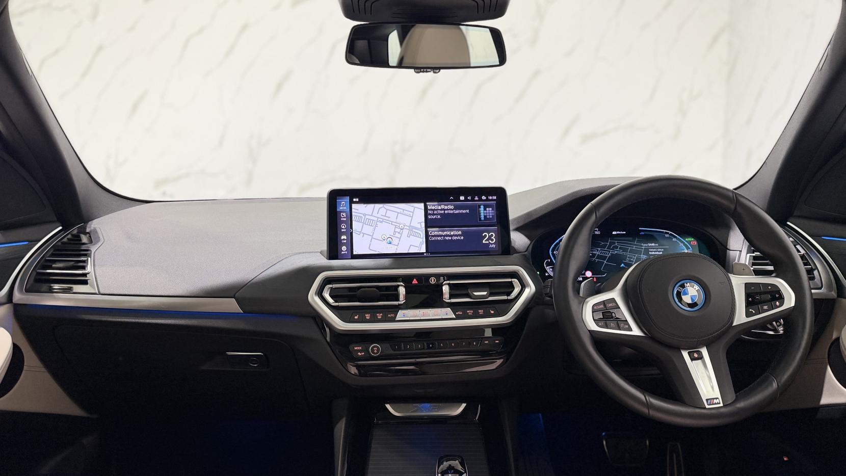 BMW X3 view 21