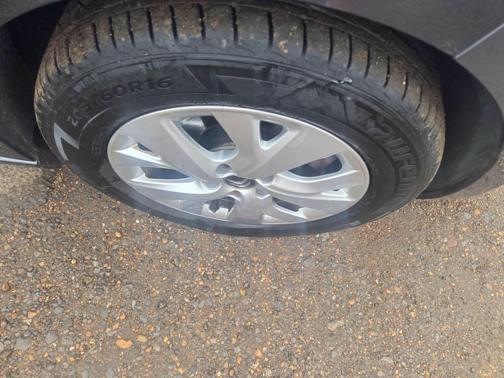 Citroen C4 Picasso view 17
