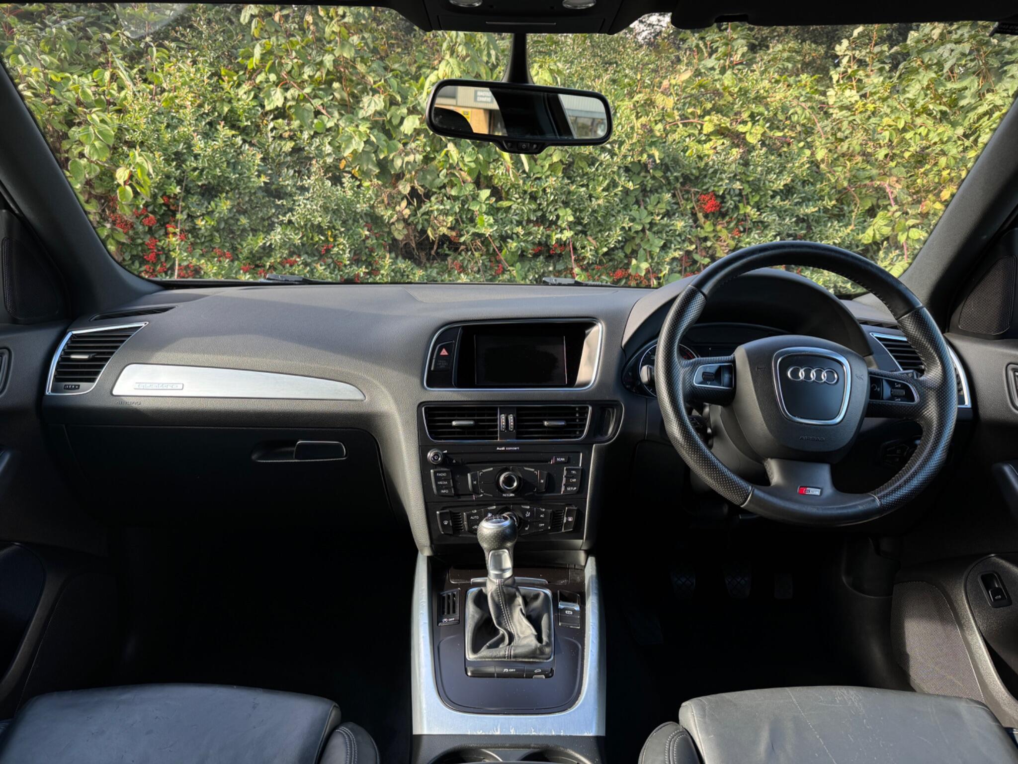 Audi Q5 view 13