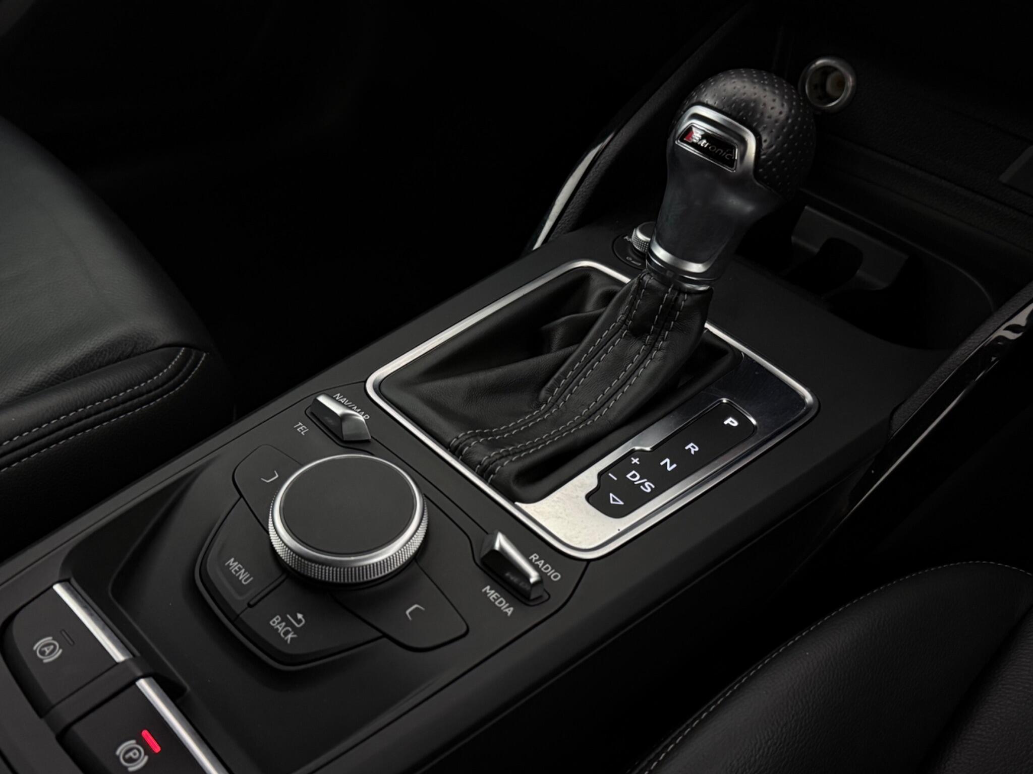 Audi Q2 view 24