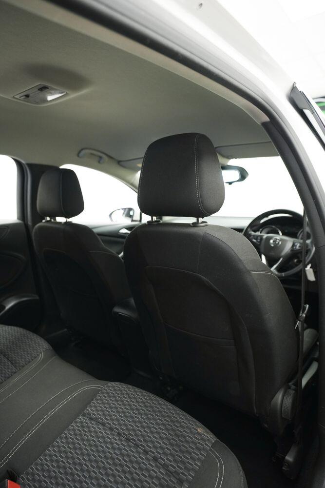 Vauxhall Astra view 16