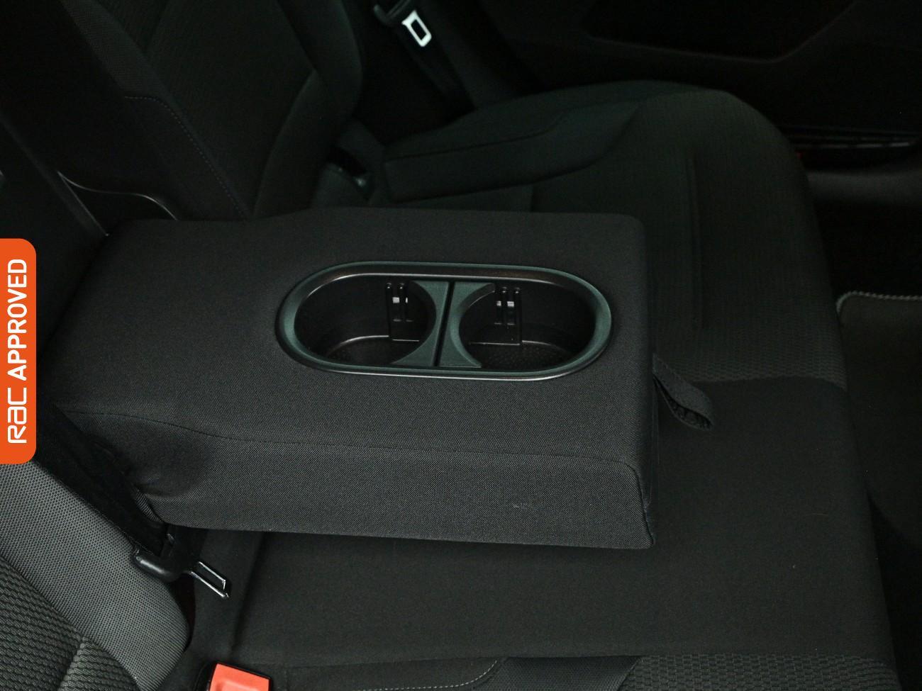 Volkswagen Golf view 23