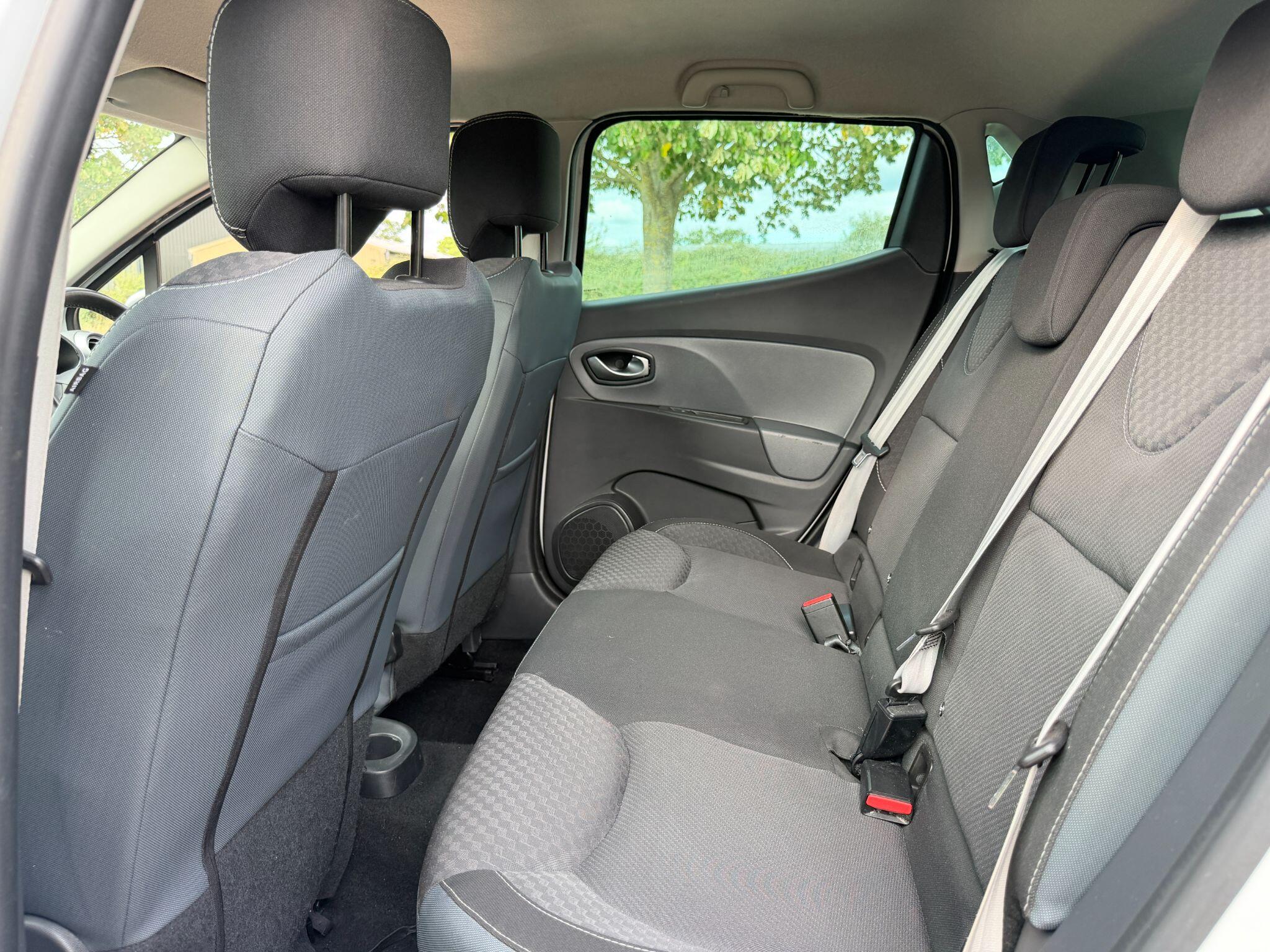 Renault Clio view 27