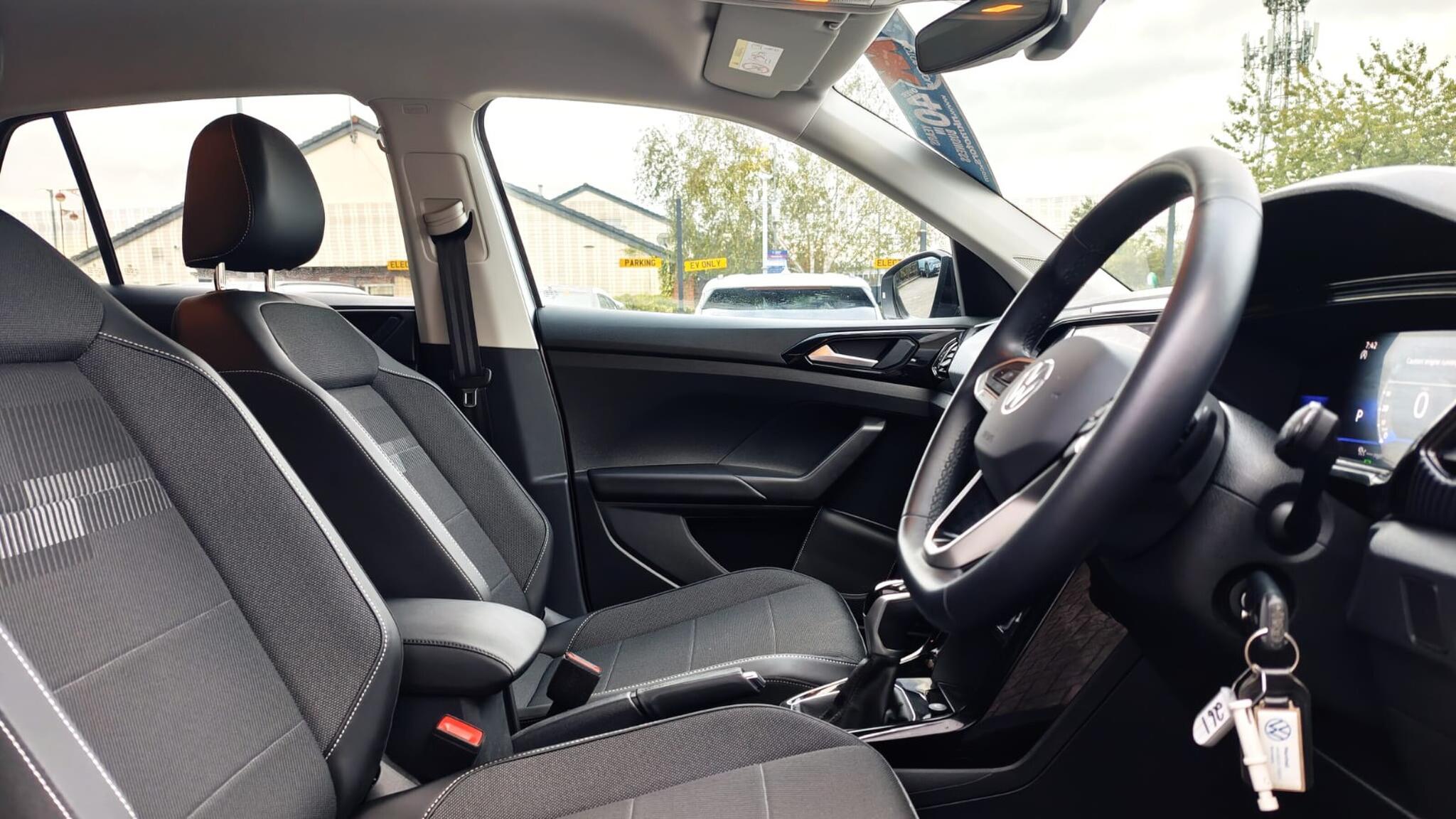 Volkswagen T-Cross view 18