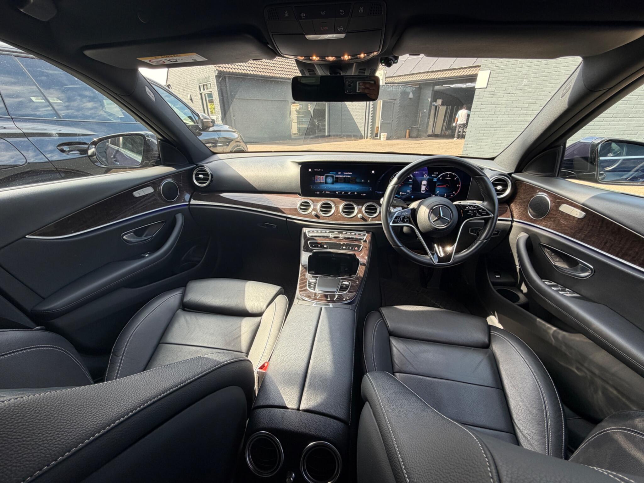 Mercedes-Benz E-Class view 31