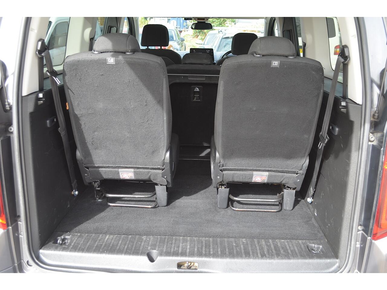 Vauxhall Combo Life view 20