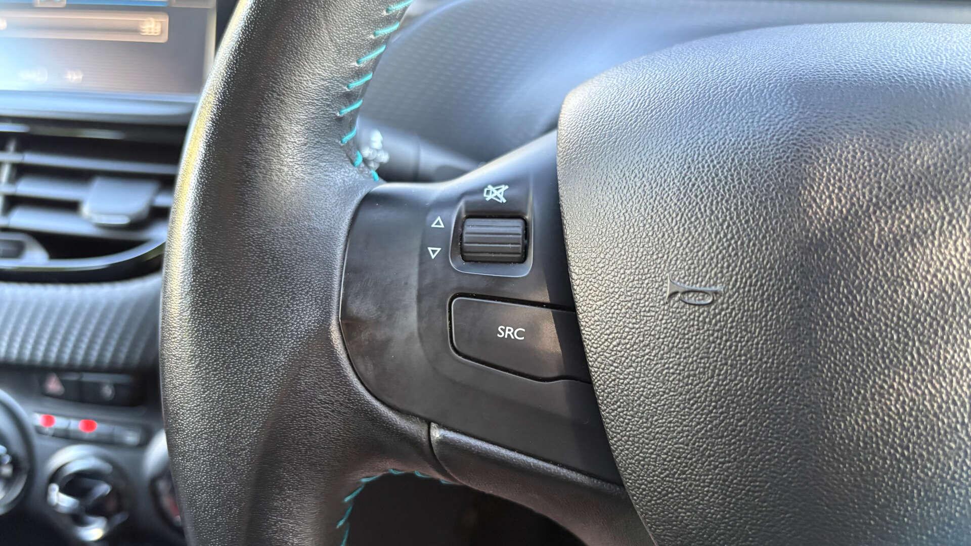 Peugeot 2008 view 19