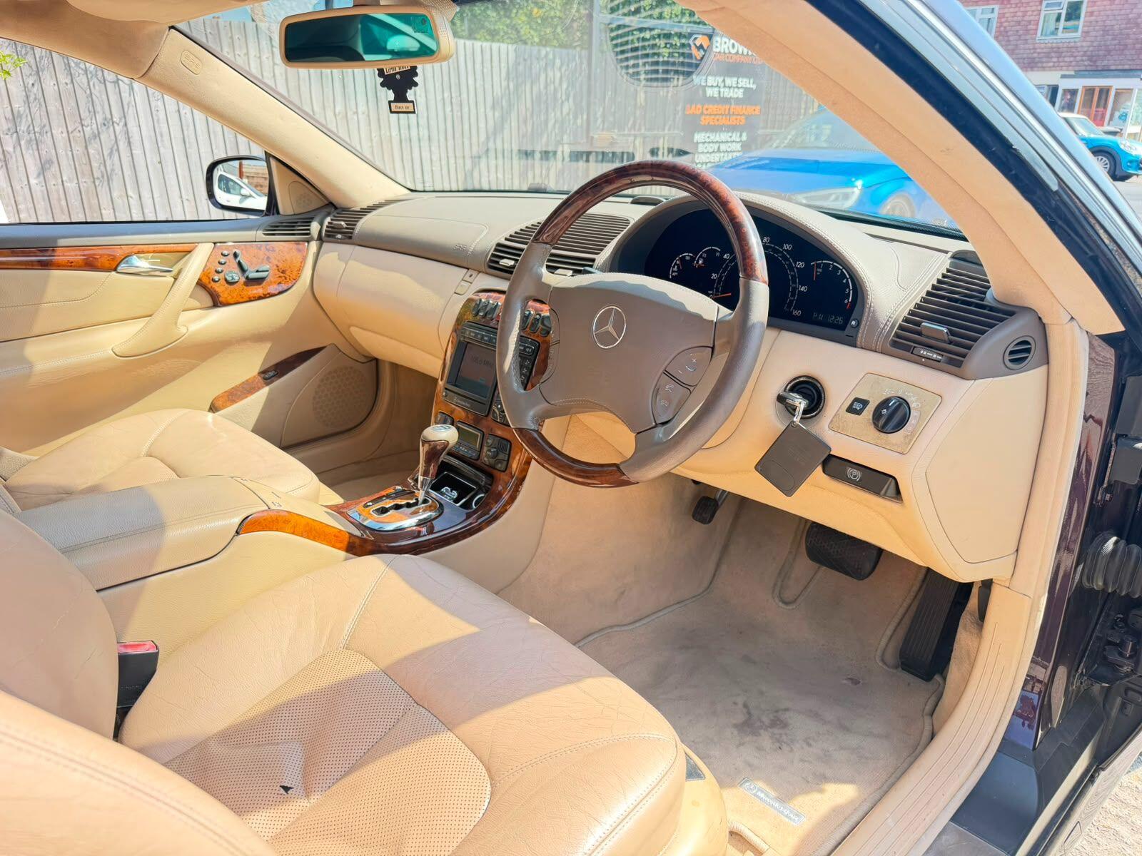 Mercedes-Benz CL view 11