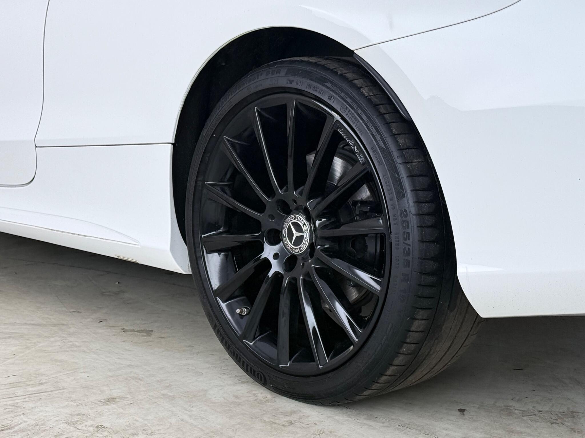 Mercedes-Benz C-Class view 9
