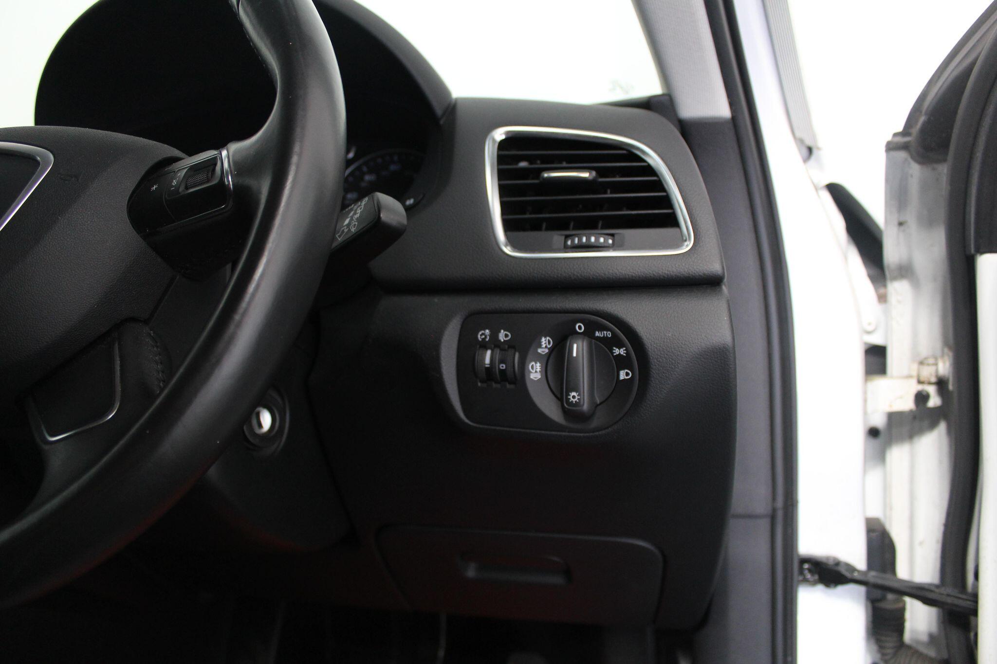 Audi Q3 view 45