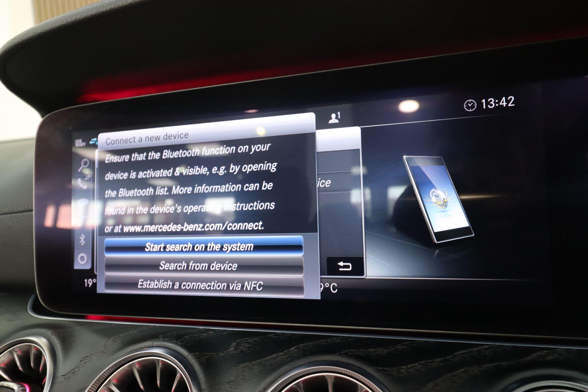 Mercedes-Benz E Class view 34