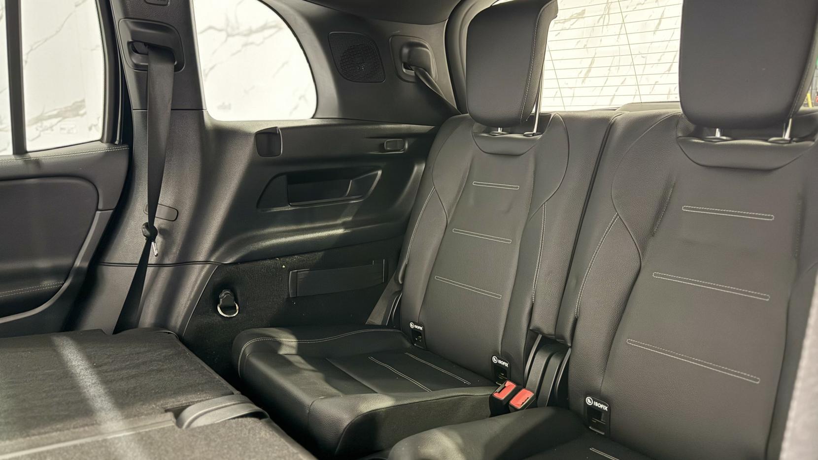 Mercedes-Benz GLB view 13