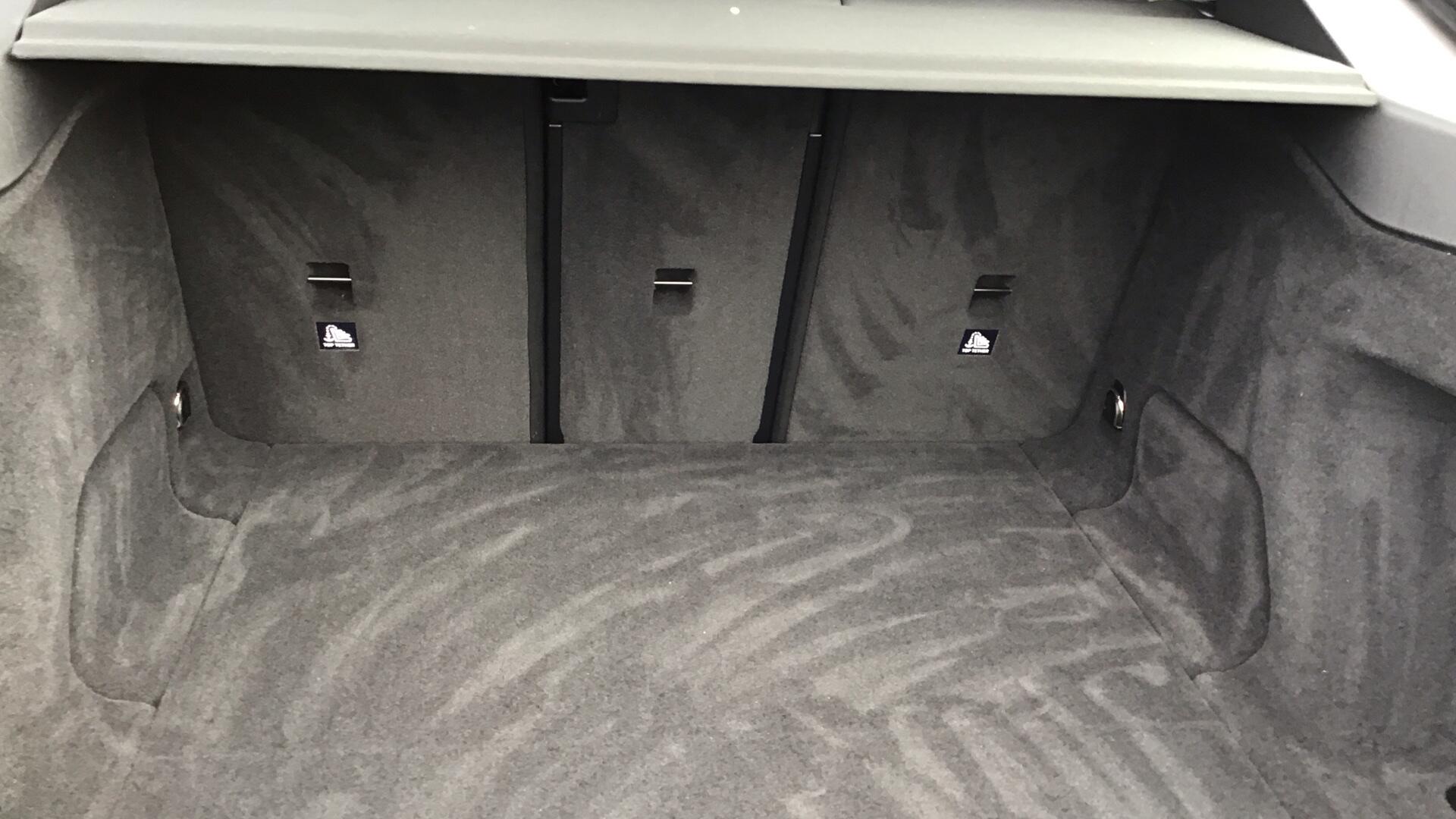 BMW i4 view 38