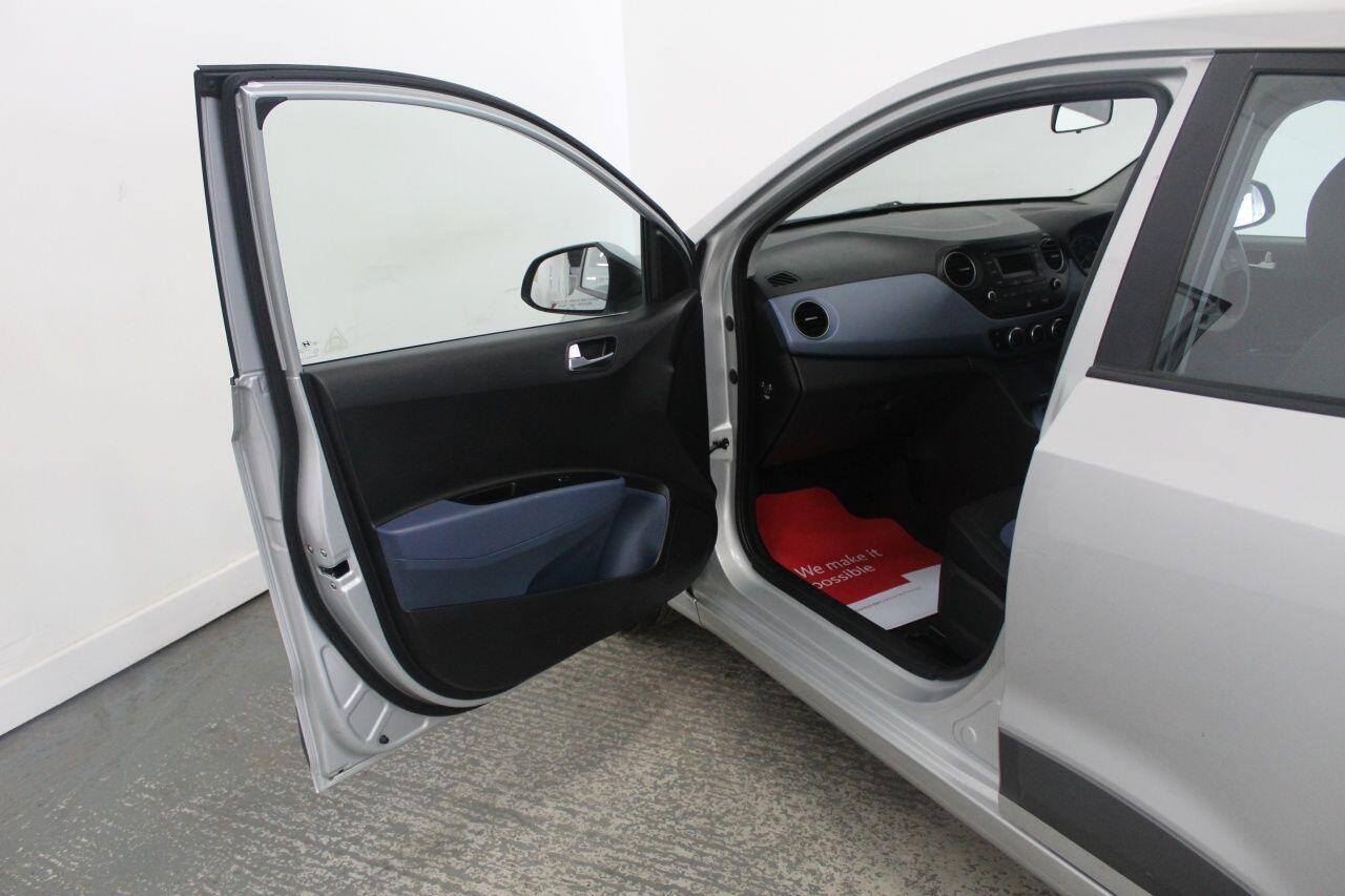 Hyundai i10 view 26