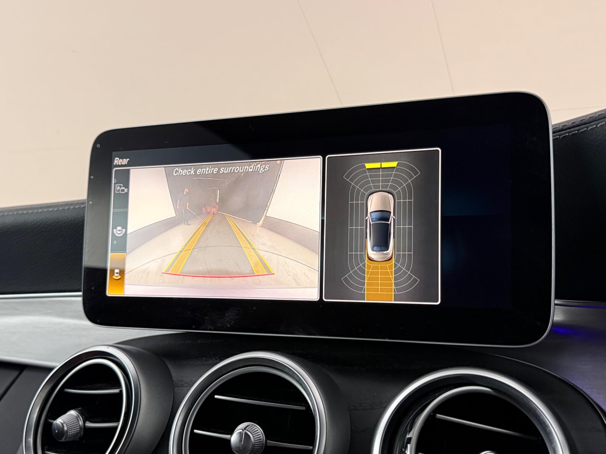 Mercedes-Benz C-Class view 32