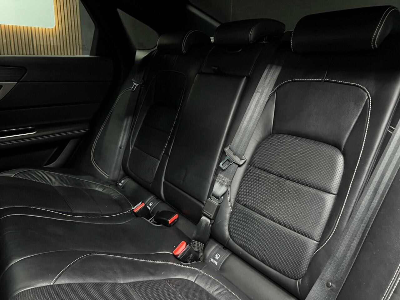 Jaguar XF view 46