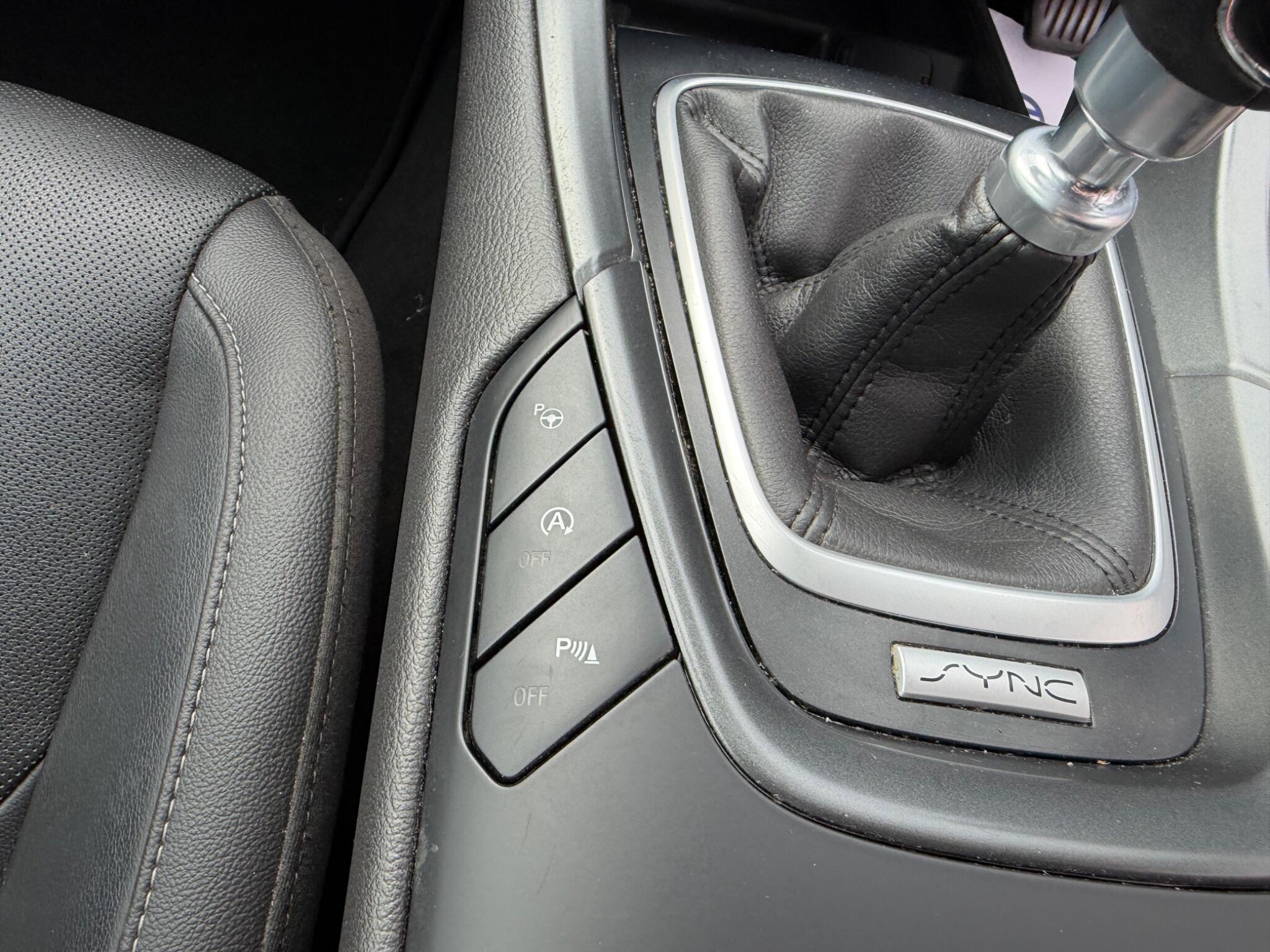 Ford Mondeo view 57