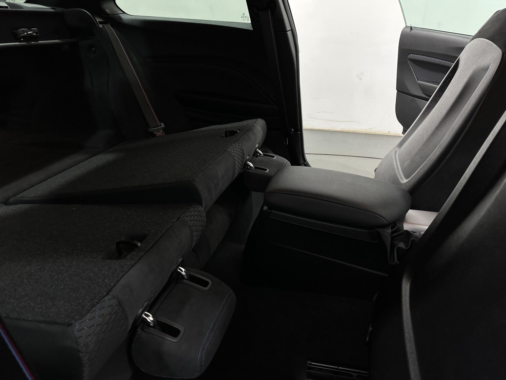 BMW 2 Series view 44