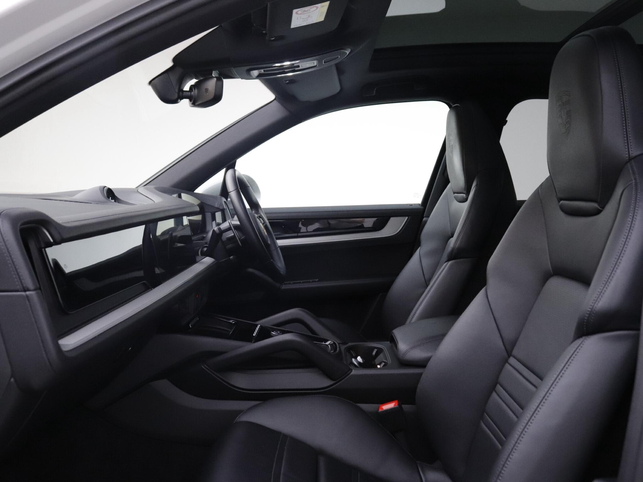 Porsche Cayenne view 30